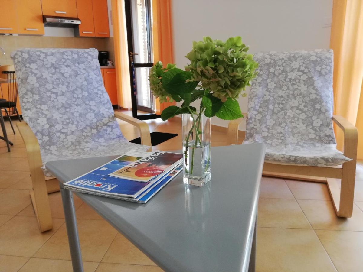 Apartment Suzy With Private Parking فاجانا المظهر الخارجي الصورة