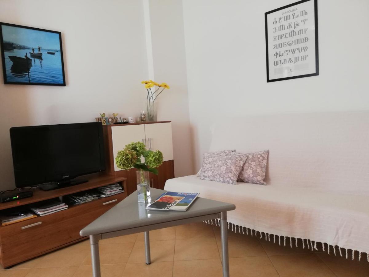 Apartment Suzy With Private Parking فاجانا المظهر الخارجي الصورة