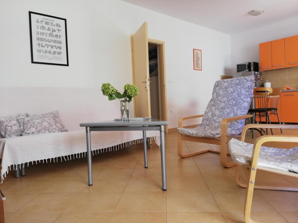 Apartment Suzy With Private Parking فاجانا المظهر الخارجي الصورة