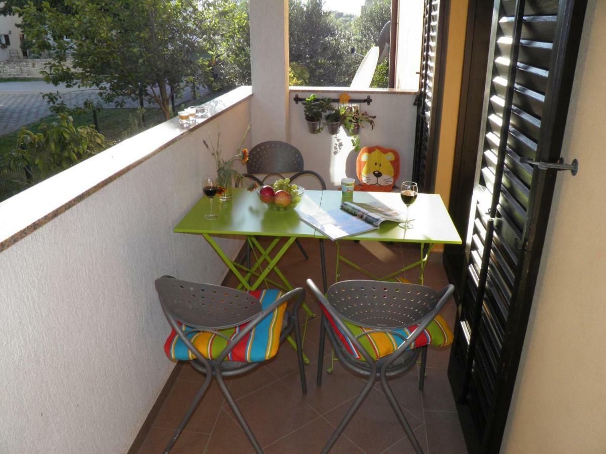 Apartment Suzy With Private Parking فاجانا المظهر الخارجي الصورة