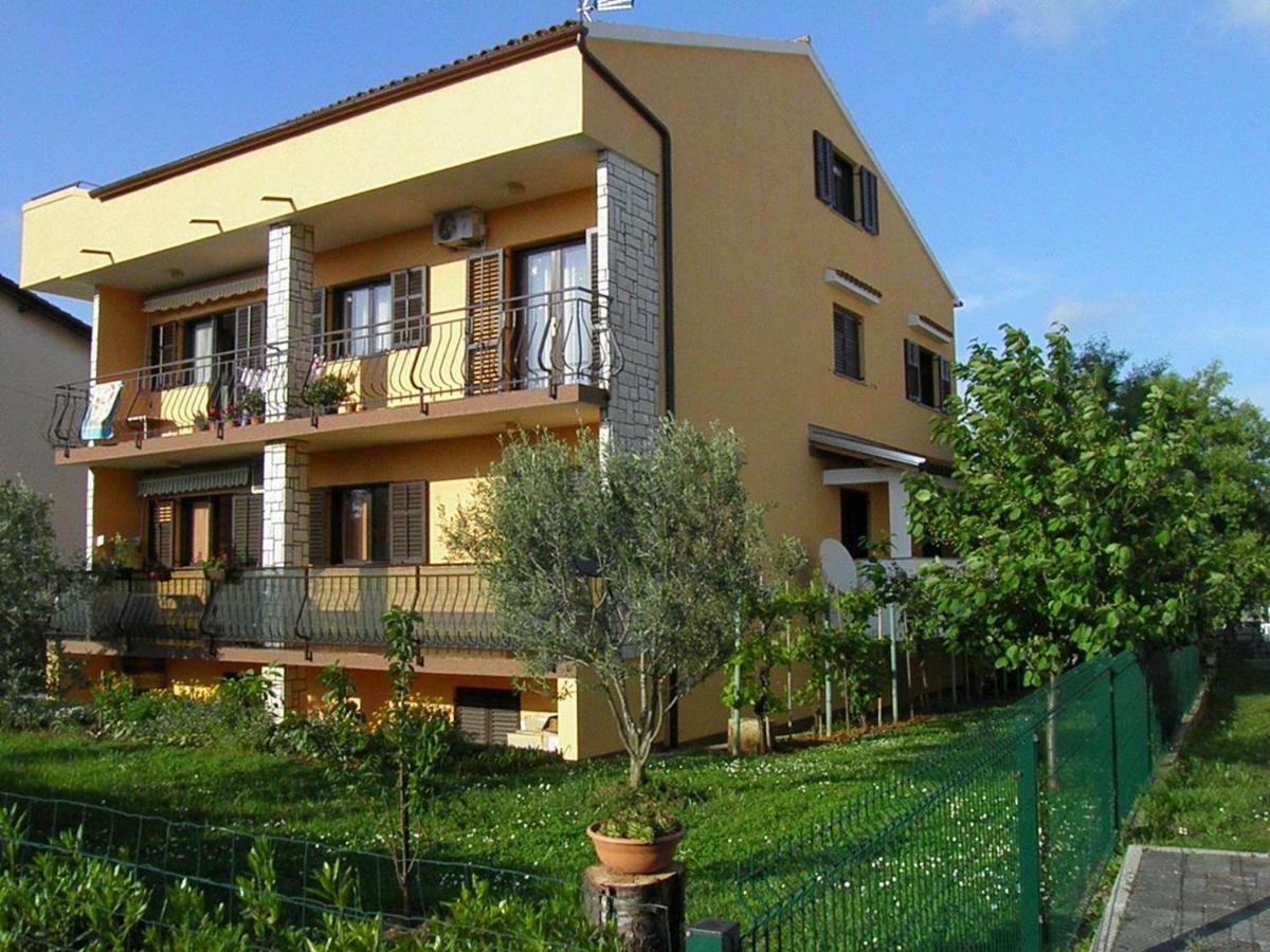 Apartment Suzy With Private Parking فاجانا المظهر الخارجي الصورة